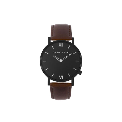 Discover Dark Acero, a watch from Five Jwlry for men with an entirely black 42 mm dial and silver hands. This one is offered with a wide variety of leather colors, such as olive green, tan, brown, grey or black!