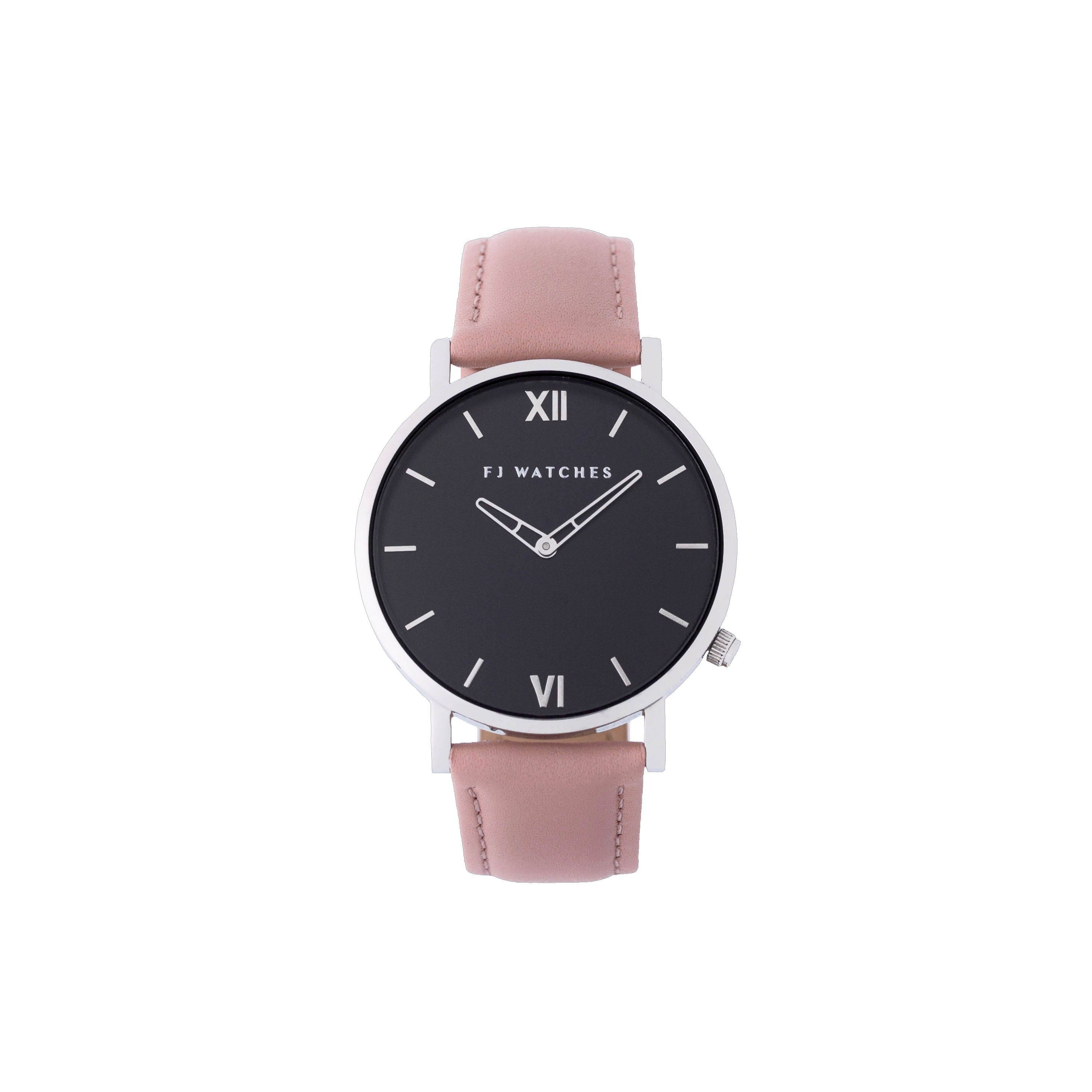 Discover Silver moon, a 36 mm women's watch from Five Jwlry with a black and silver dial. This one can be paired with a wide variety of leather colors, such as black, white, pink, red, blue, gray, tan, brown and beige!