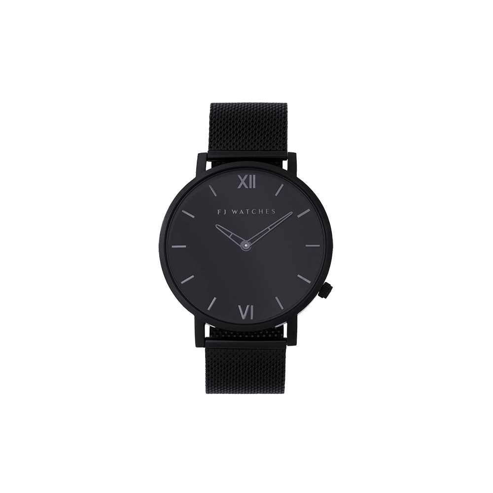 Discover Dark moon, a watch from Five Jwlry for men with an all black dial of 42 mm. This one comes with a very comfortable black mesh bracelet!