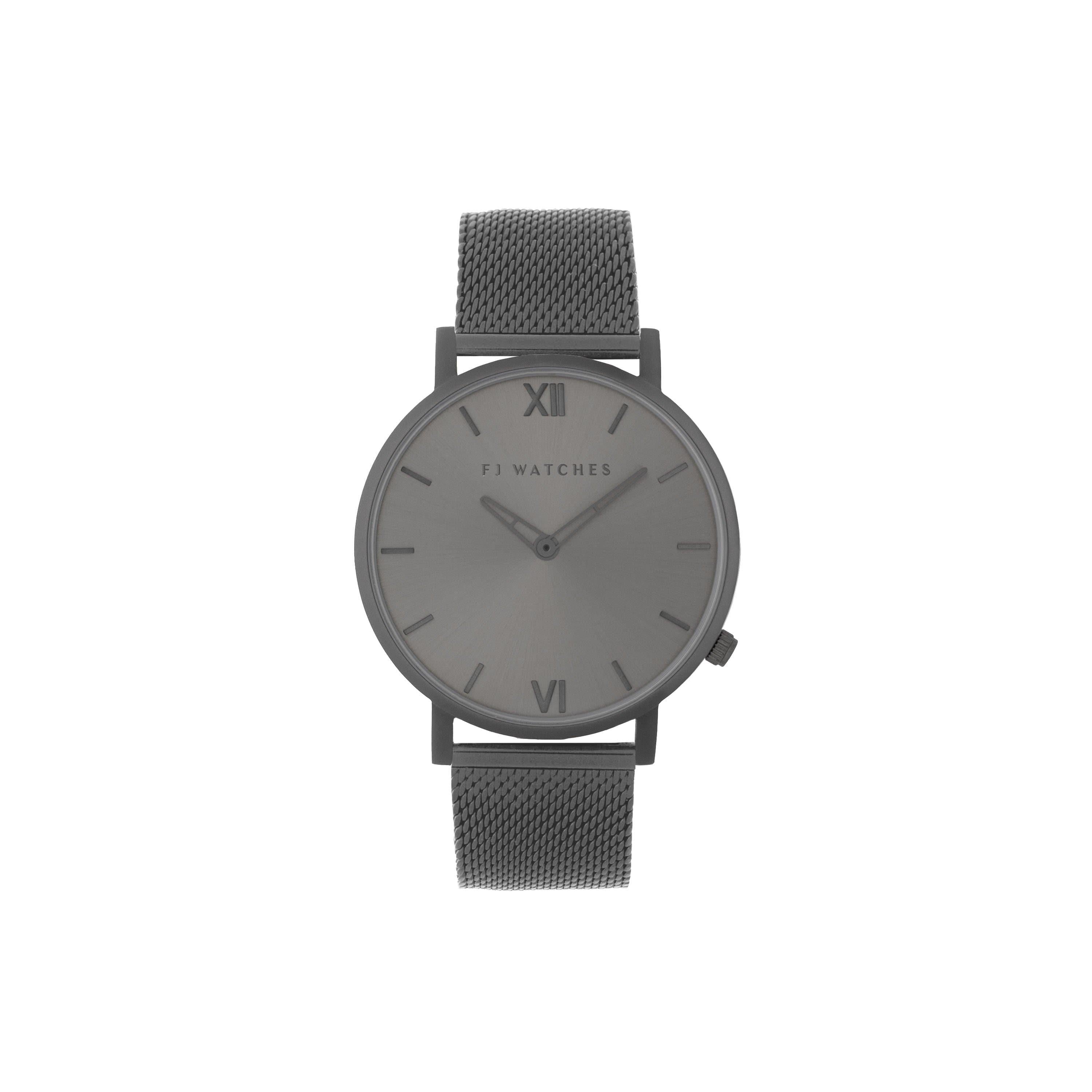 Discover Grey Moon, a Five Jwlry men's watch with a 42mm all grey. This one comes with a grey mesh bracelet.